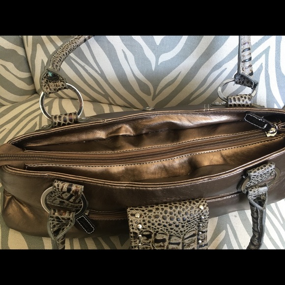 Carlo G gold and print purse - Picture 4 of 6